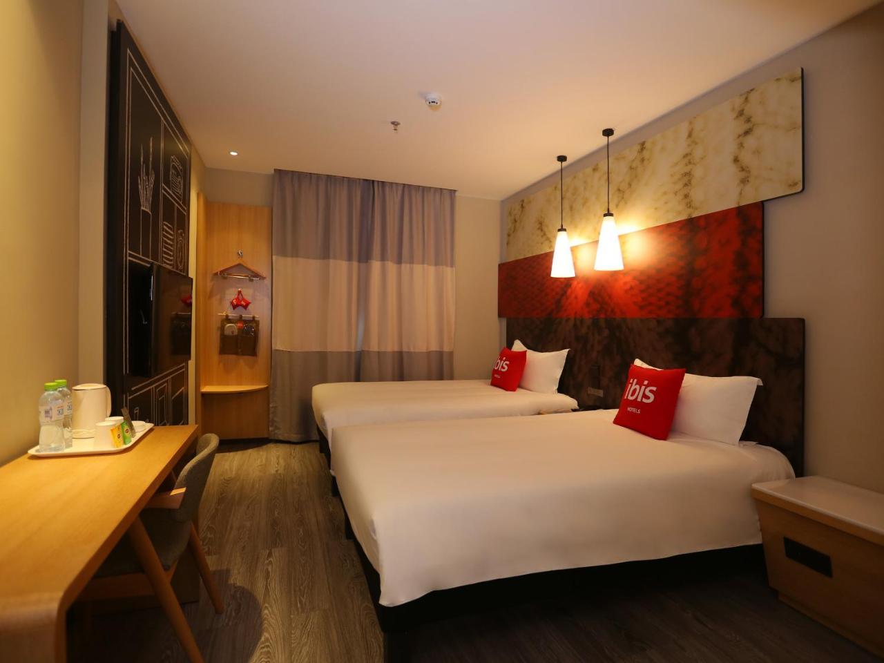 Ibis Haikou Injoy Plaza Hotel Exterior photo